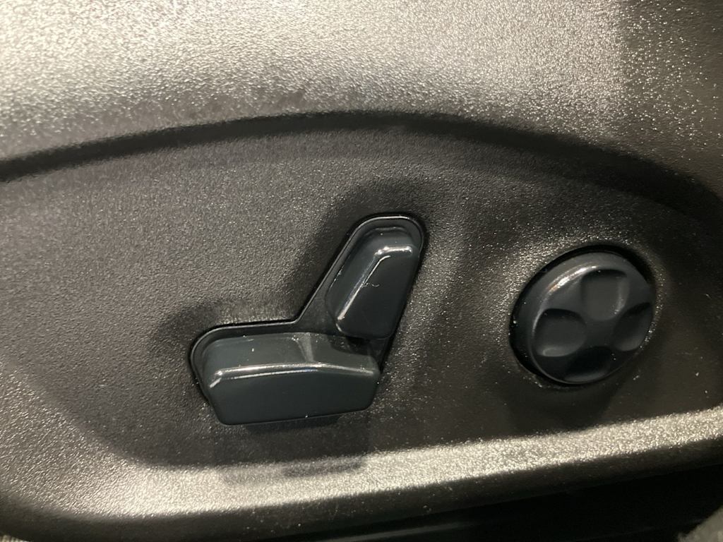 Thumbnail: 2020 Jeep Renegade - 17