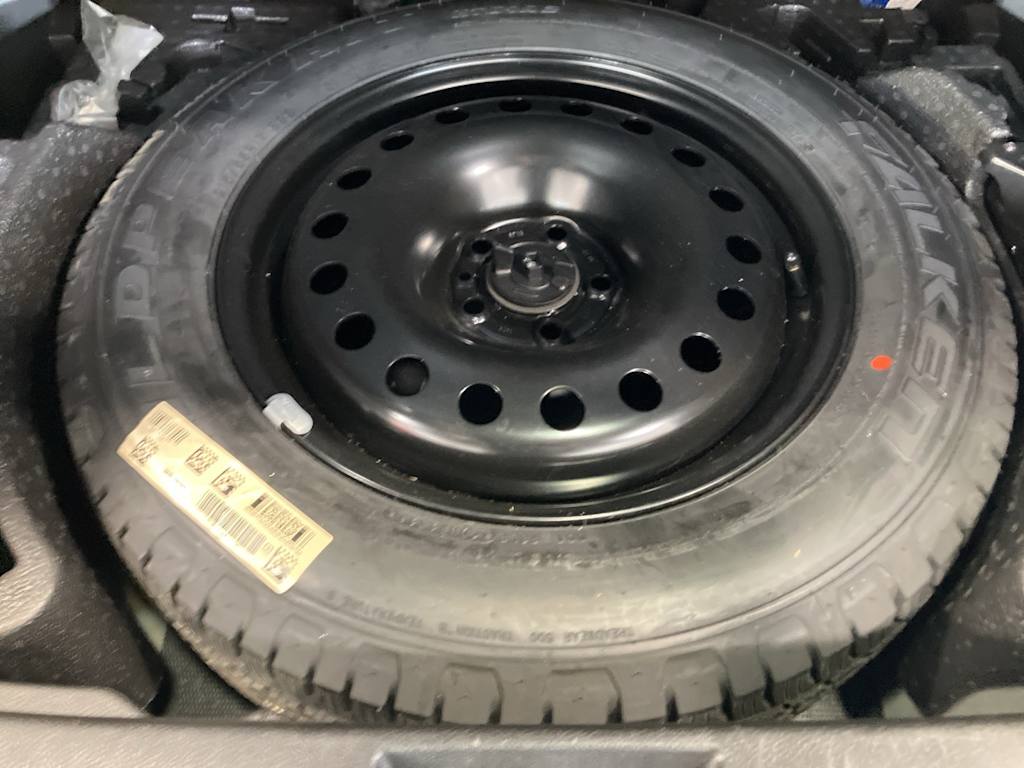 Thumbnail: 2023 Jeep Renegade - 32