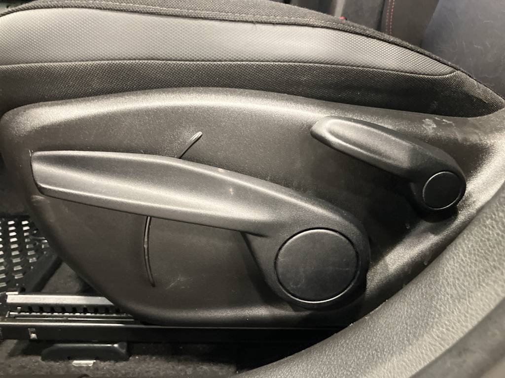 Thumbnail: 2023 Jeep Renegade - 16