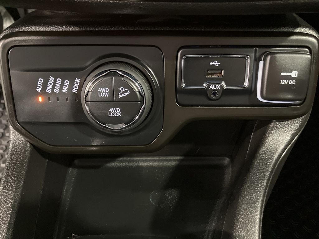 Thumbnail: 2023 Jeep Renegade - 23