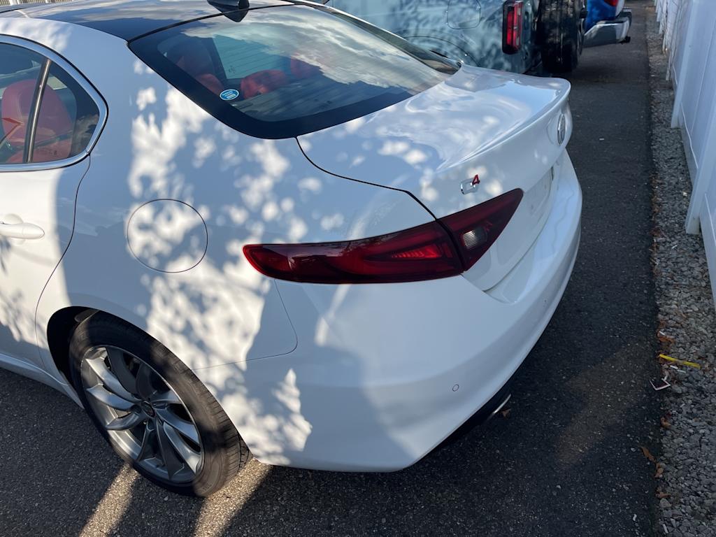 Thumbnail: 2020 Alfa Romeo Giulia - 8