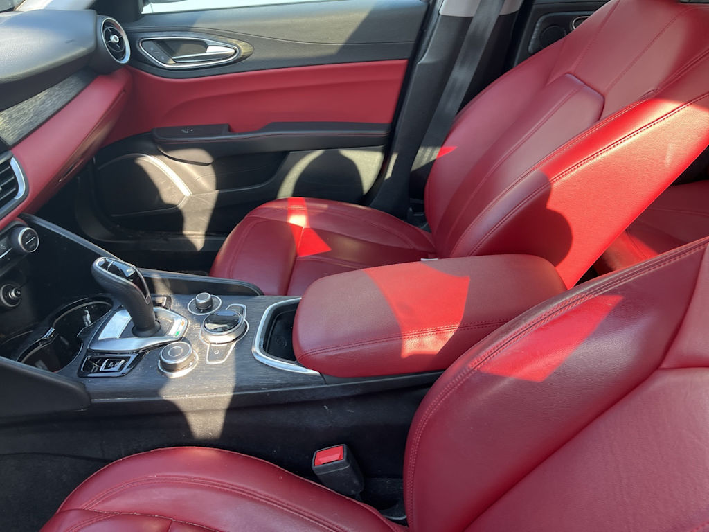 Thumbnail: 2020 Alfa Romeo Giulia - 26