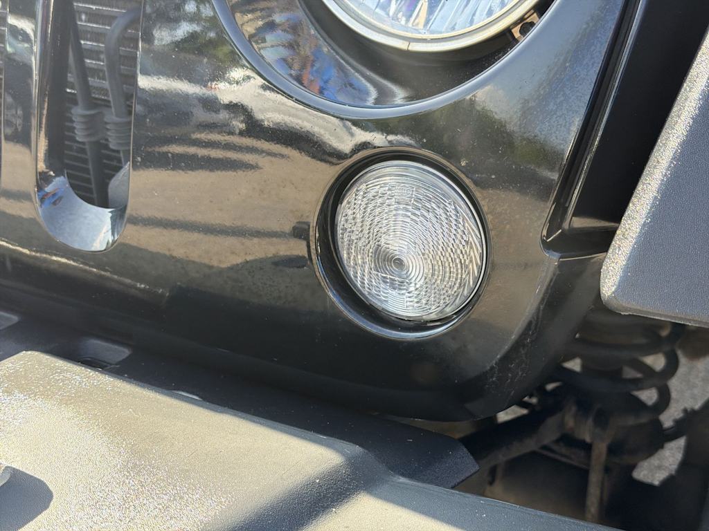 Thumbnail: 2017 Jeep Wrangler - 23