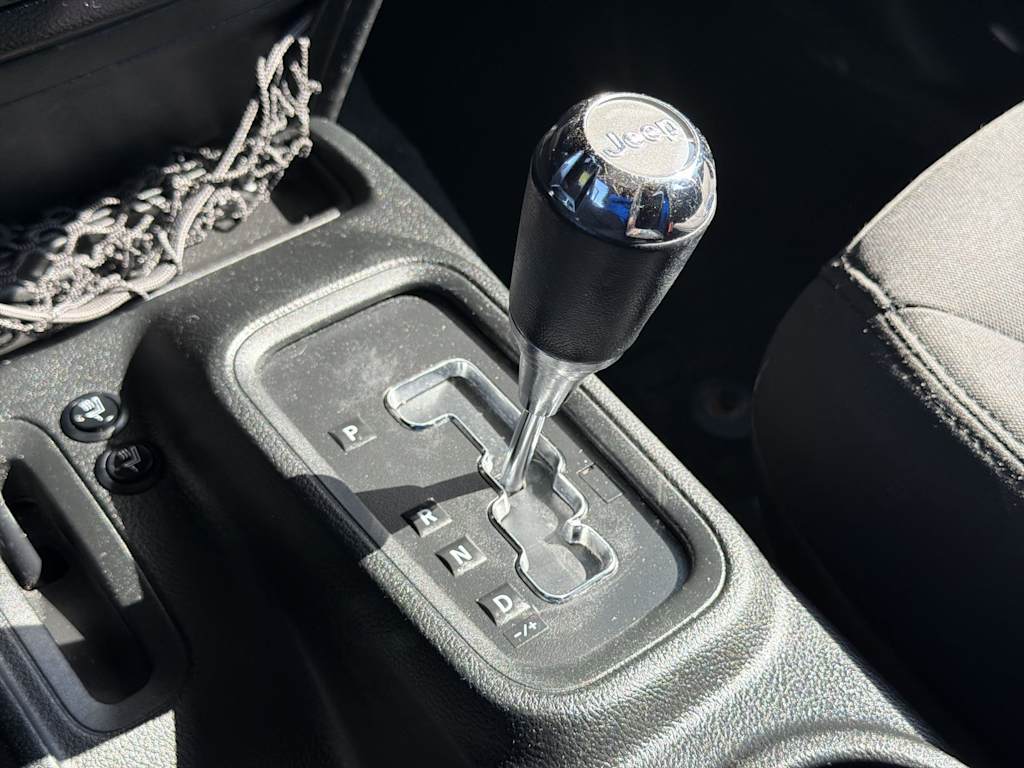 Thumbnail: 2017 Jeep Wrangler - 13