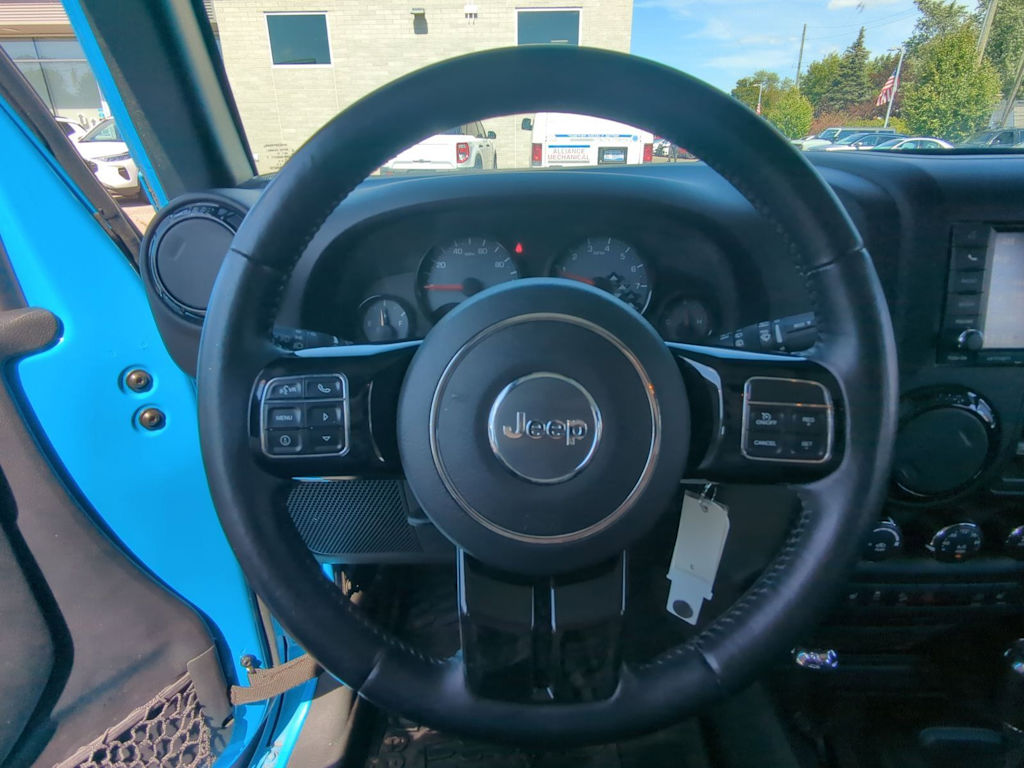 Thumbnail: 2017 Jeep Wrangler - 12