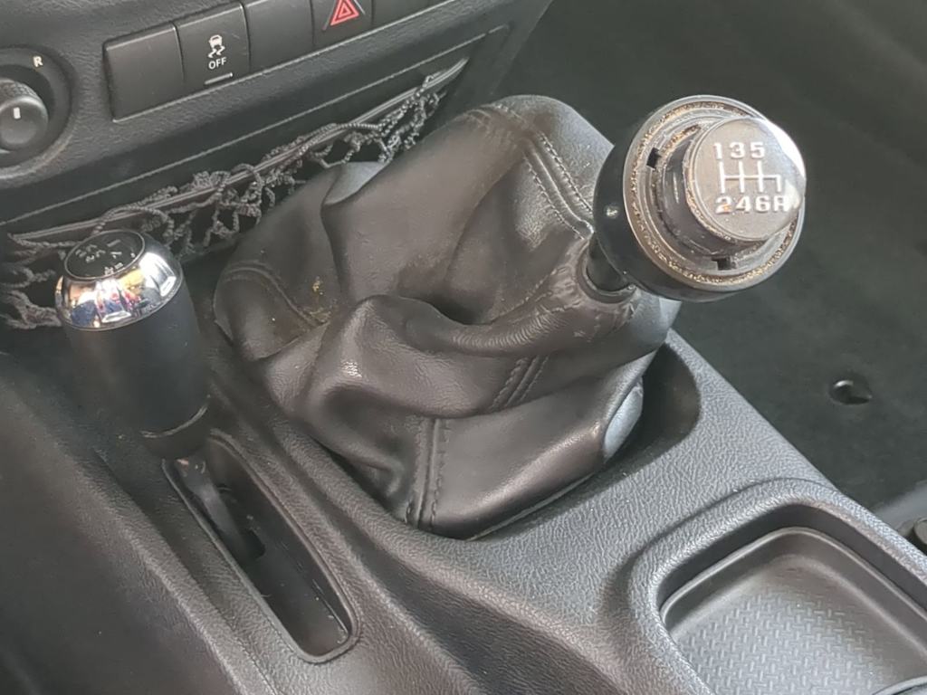 Thumbnail: 2012 Jeep Wrangler - 15