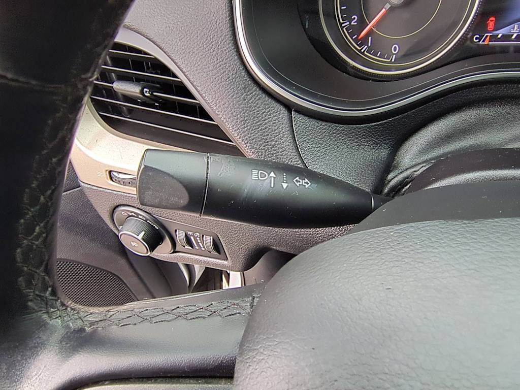 Thumbnail: 2020 Jeep Cherokee - 16