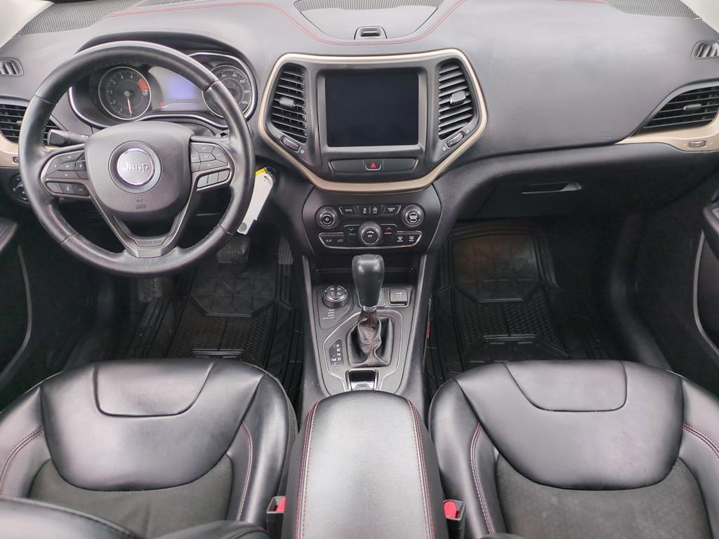 Thumbnail: 2020 Jeep Cherokee - 10