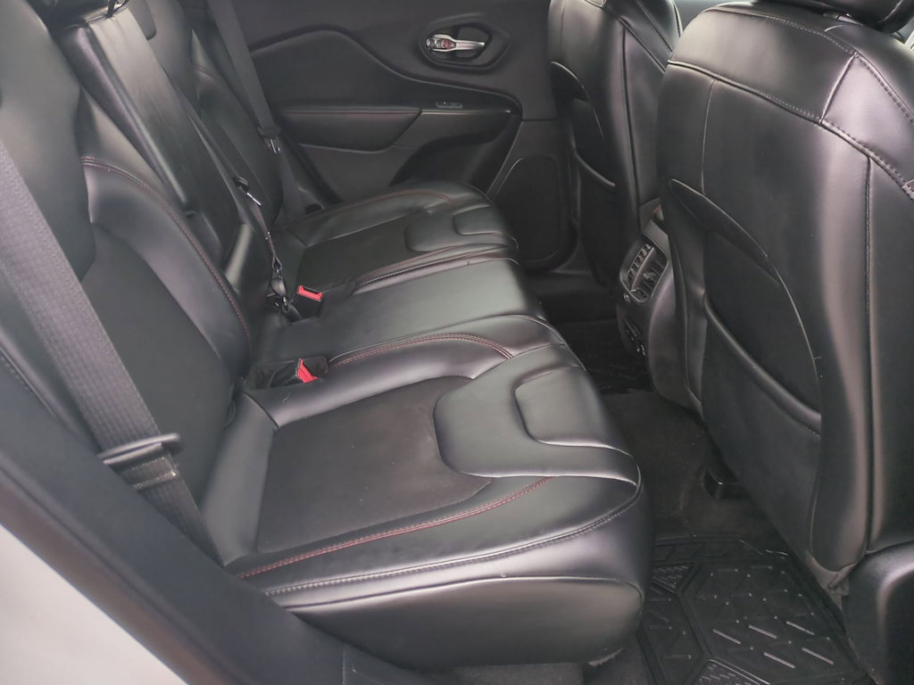 Thumbnail: 2020 Jeep Cherokee - 36