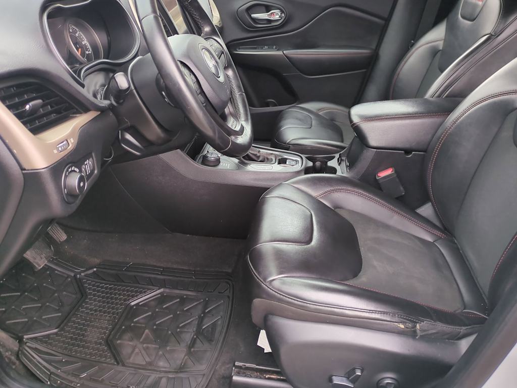 Thumbnail: 2020 Jeep Cherokee - 11