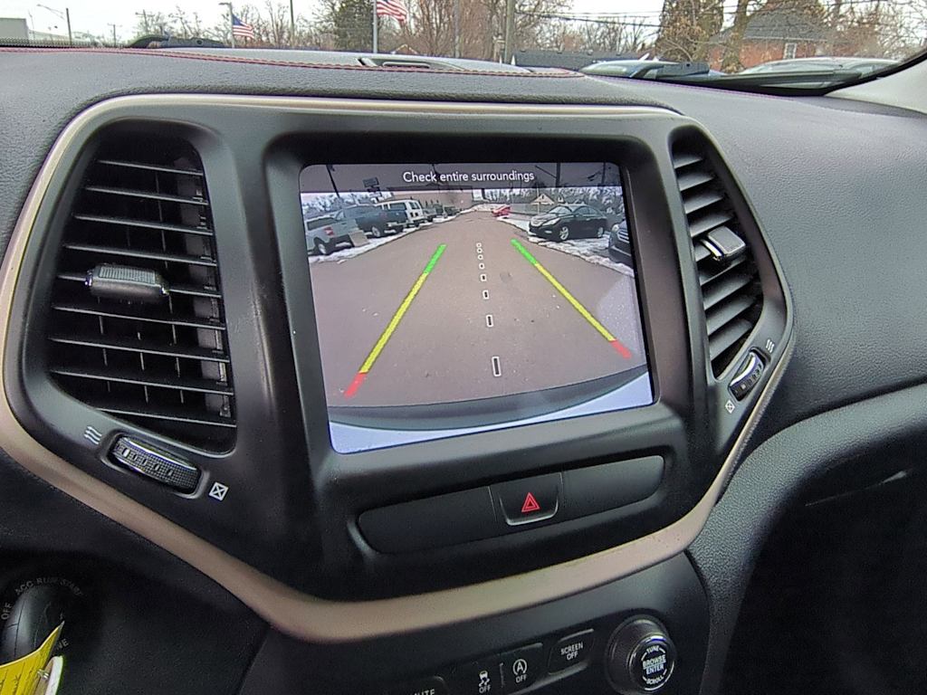 Thumbnail: 2020 Jeep Cherokee - 39