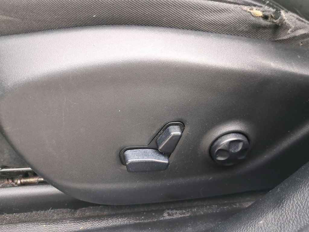 Thumbnail: 2020 Jeep Cherokee - 34