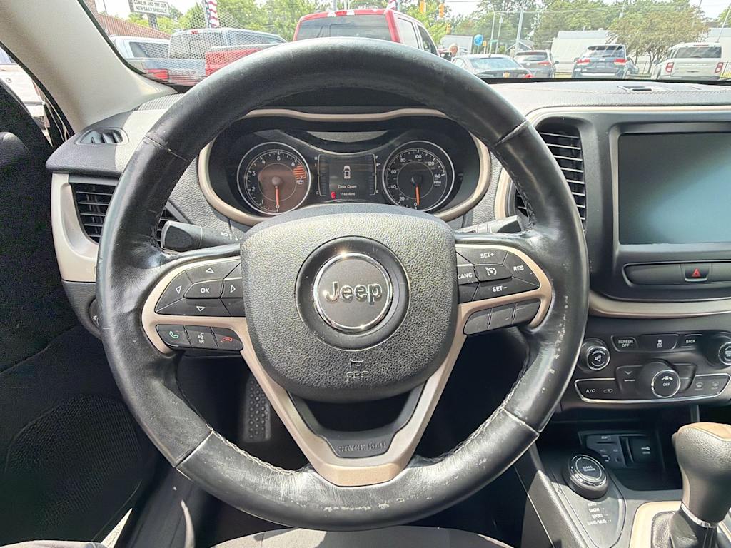 Thumbnail: 2017 Jeep Cherokee - 9