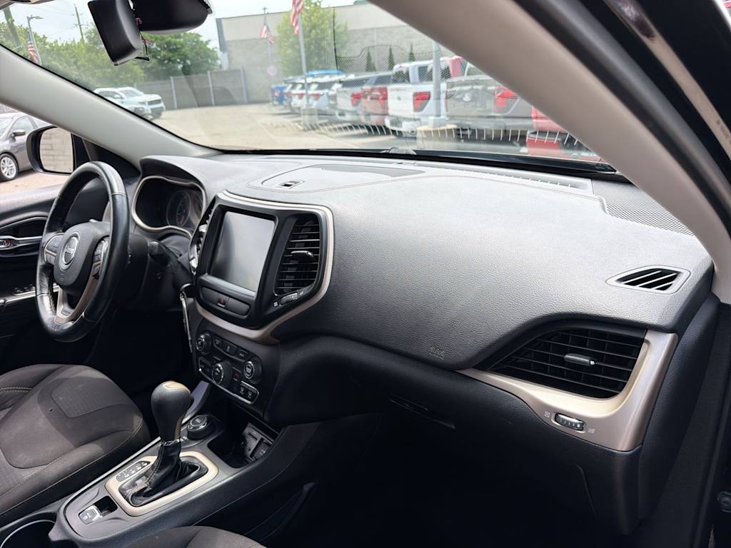 Thumbnail: 2017 Jeep Cherokee - 2