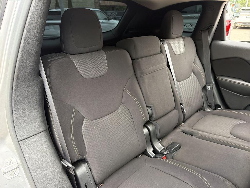 Thumbnail: 2017 Jeep Cherokee - 27