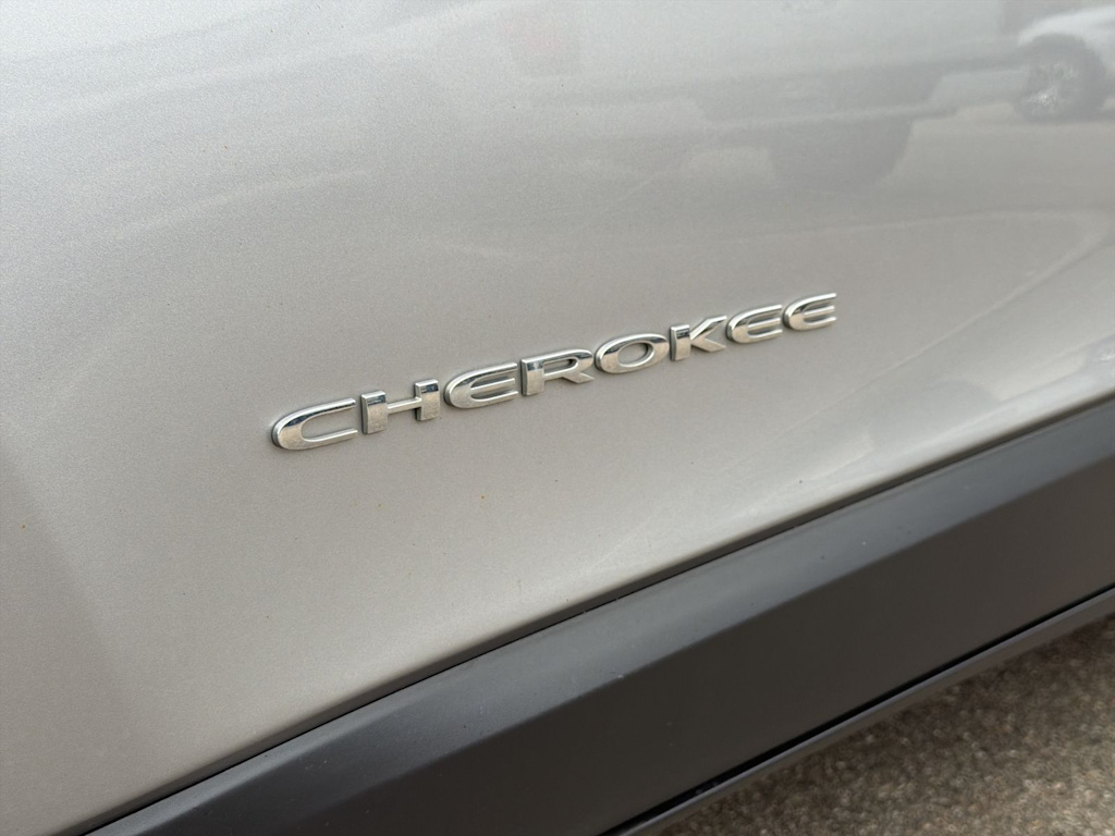 Thumbnail: 2017 Jeep Cherokee - 7