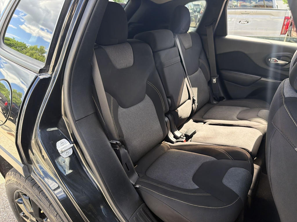 Thumbnail: 2014 Jeep Cherokee - 27