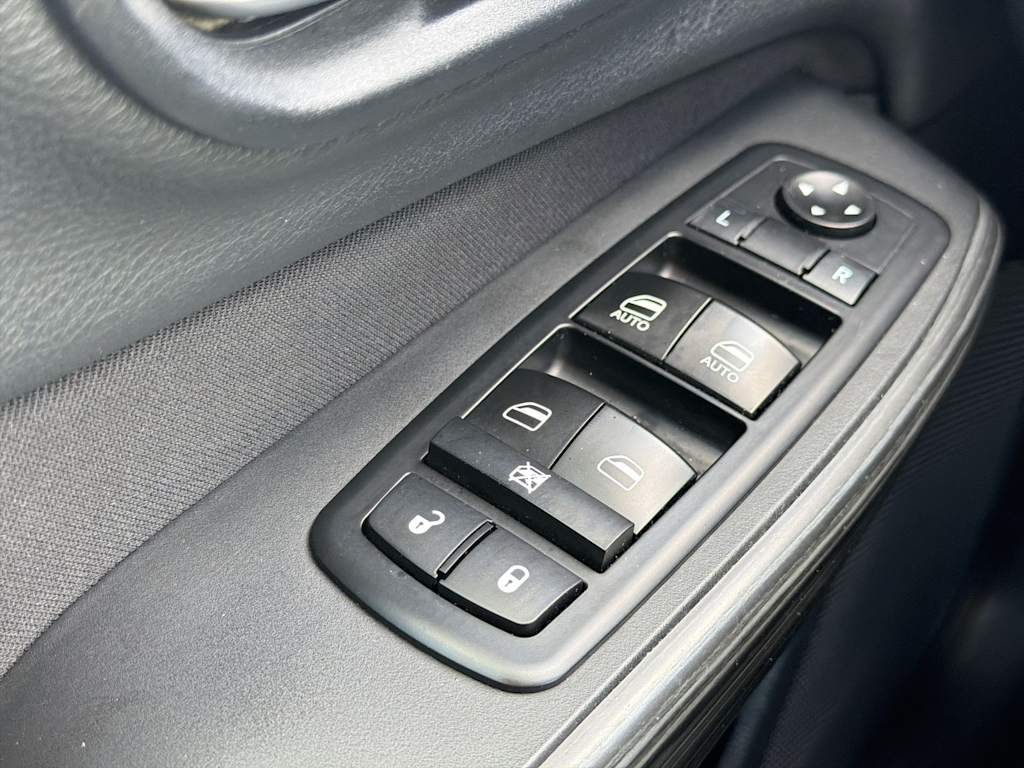 Thumbnail: 2014 Jeep Cherokee - 29