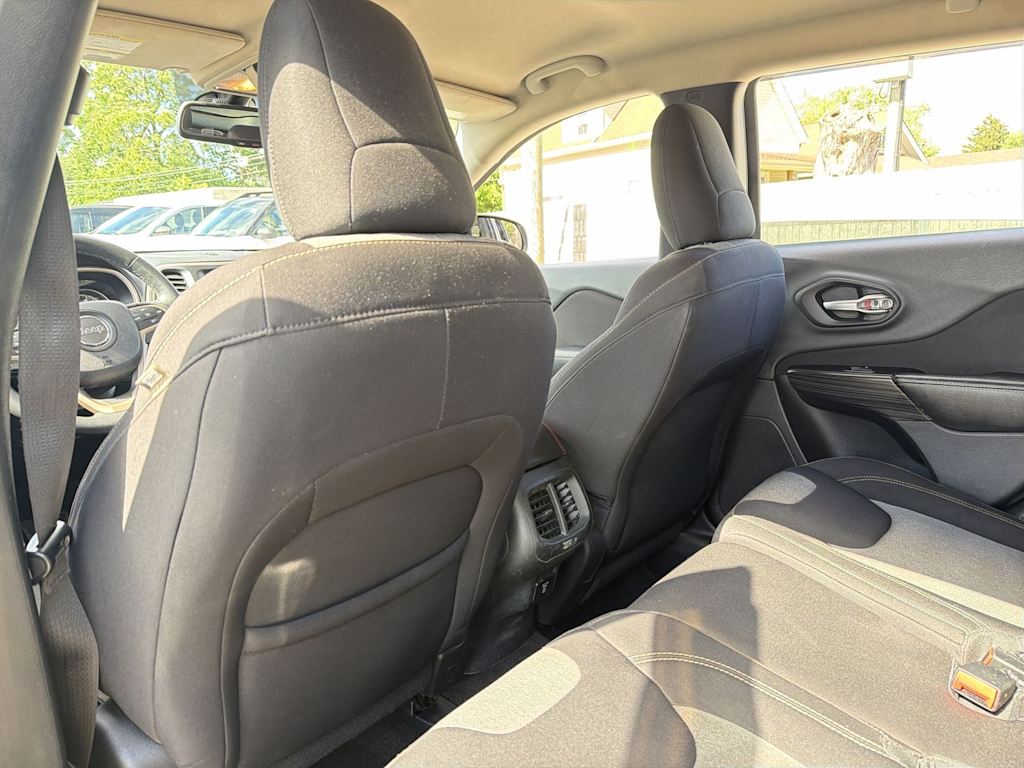 Thumbnail: 2014 Jeep Cherokee - 13
