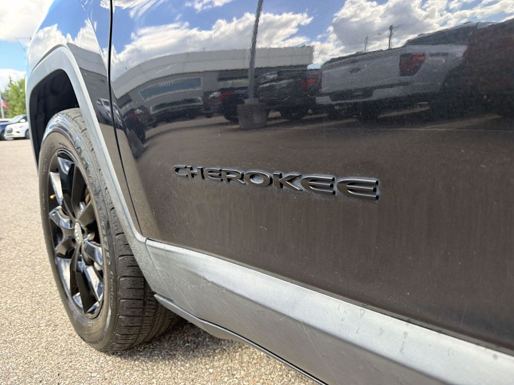 Thumbnail: 2014 Jeep Cherokee - 24