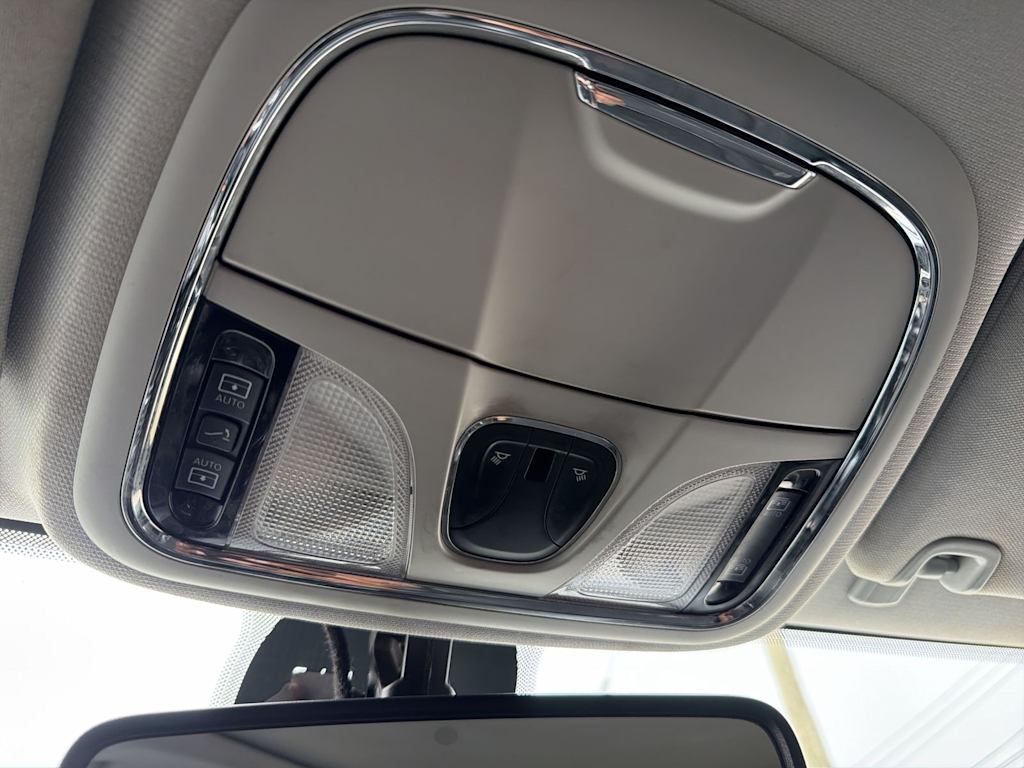 Thumbnail: 2019 Jeep Cherokee - 25