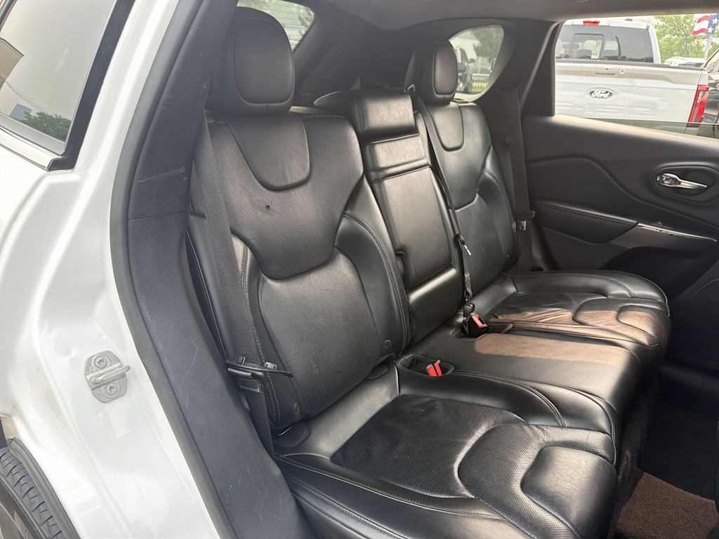 Thumbnail: 2019 Jeep Cherokee - 28