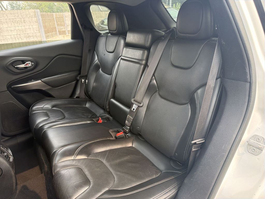 Thumbnail: 2019 Jeep Cherokee - 27