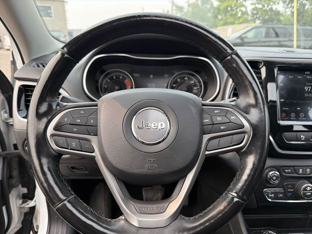 Thumbnail: 2019 Jeep Cherokee - 8