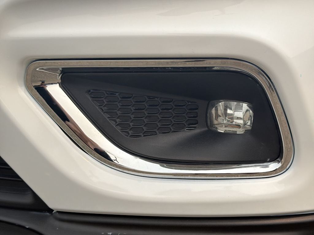 Thumbnail: 2019 Jeep Cherokee - 23