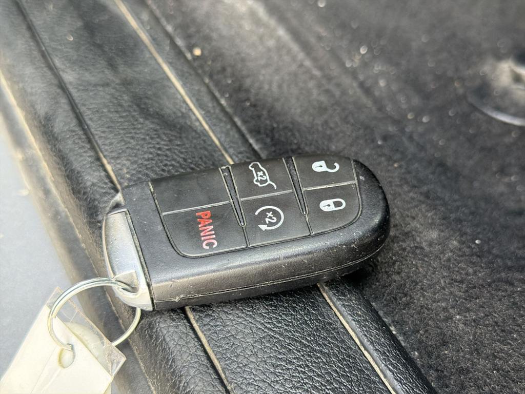 Thumbnail: 2019 Jeep Grand Cherokee - 18