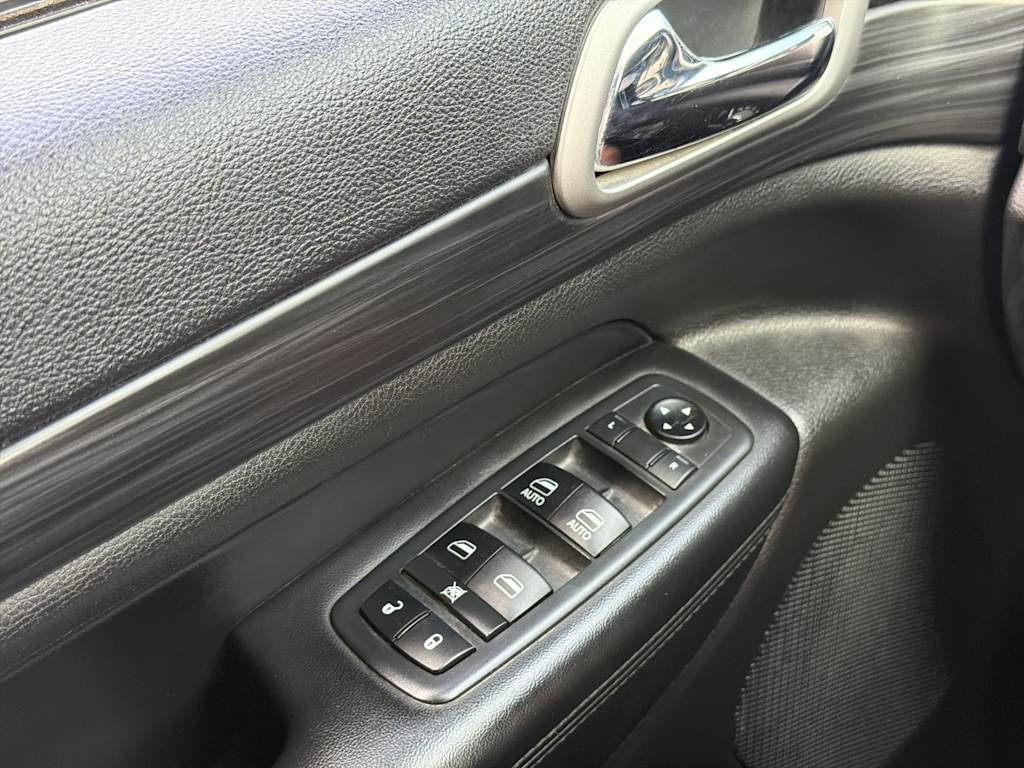 Thumbnail: 2019 Jeep Grand Cherokee - 30