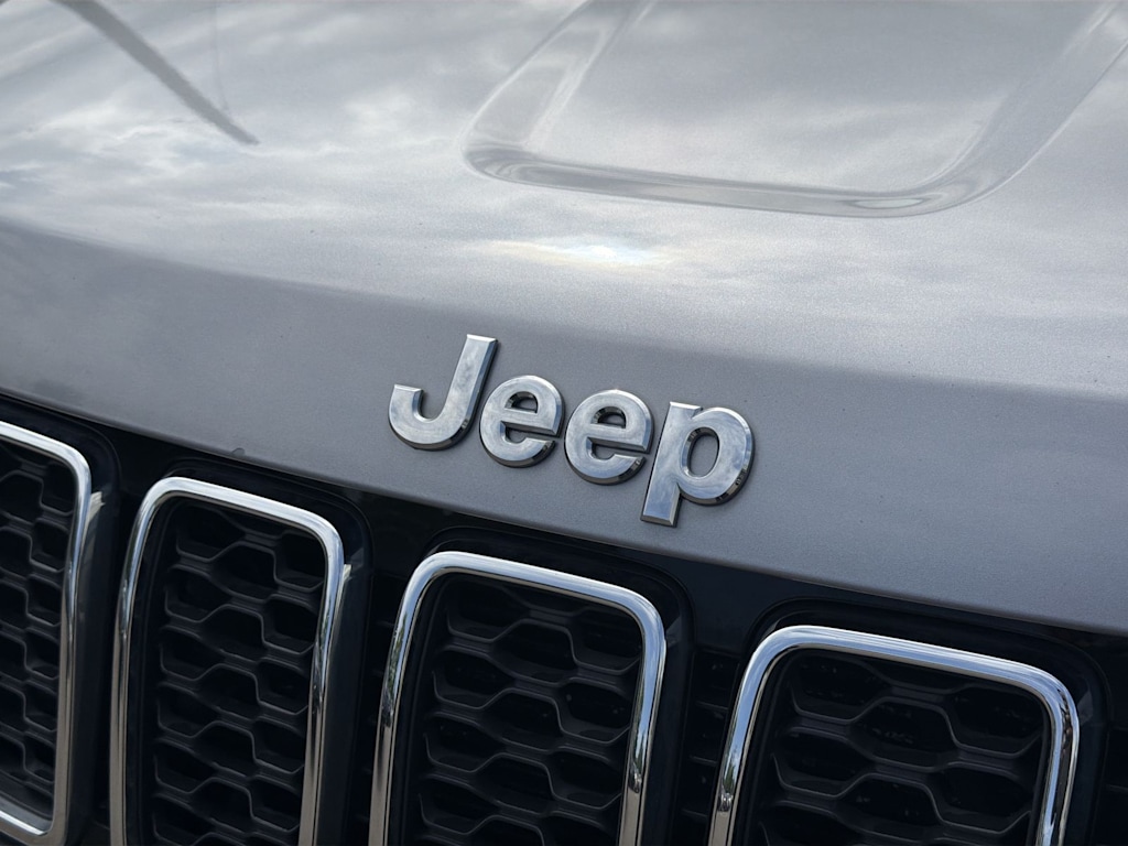 Thumbnail: 2019 Jeep Grand Cherokee - 7