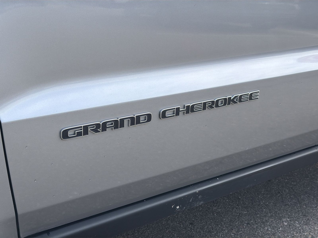 Thumbnail: 2019 Jeep Grand Cherokee - 25