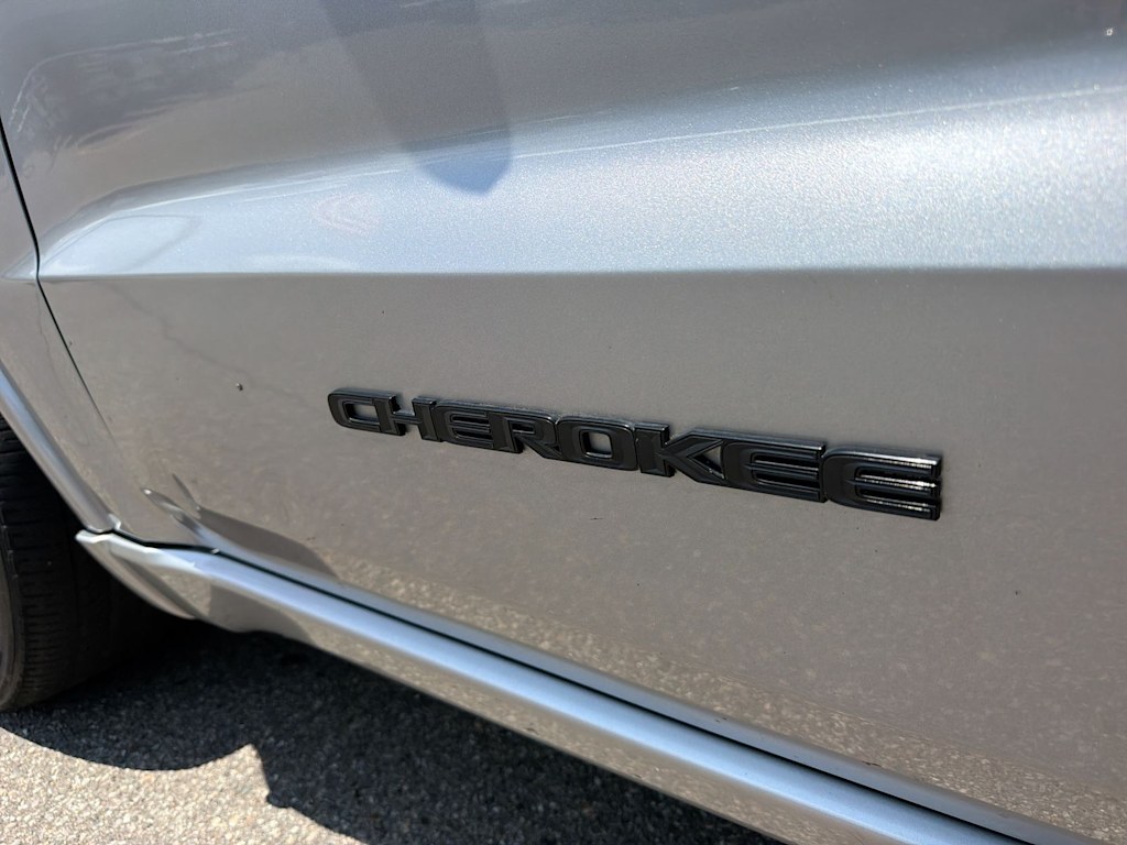 Thumbnail: 2019 Jeep Grand Cherokee - 24