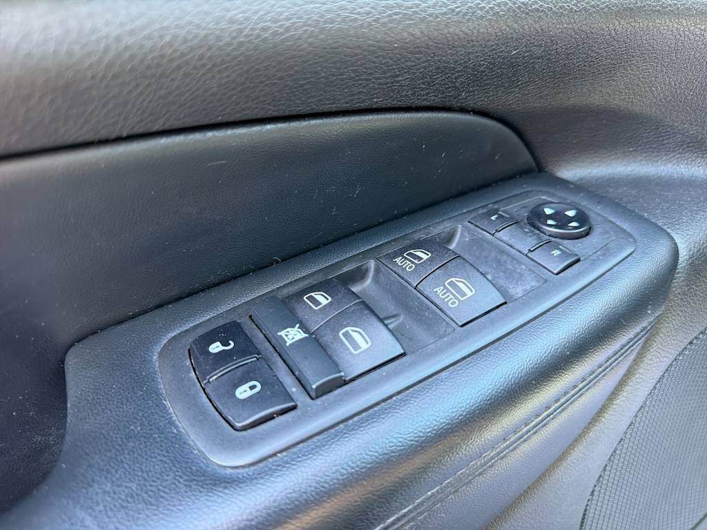 Thumbnail: 2020 Jeep Grand Cherokee - 24
