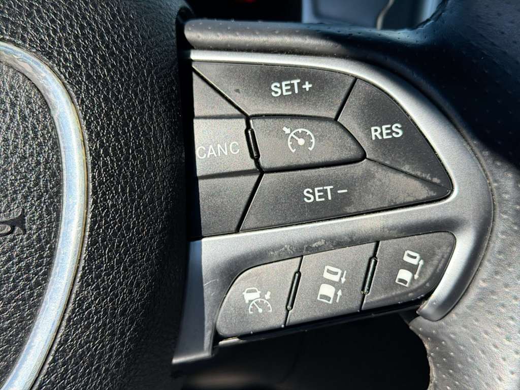 Thumbnail: 2014 Jeep Grand Cherokee - 15