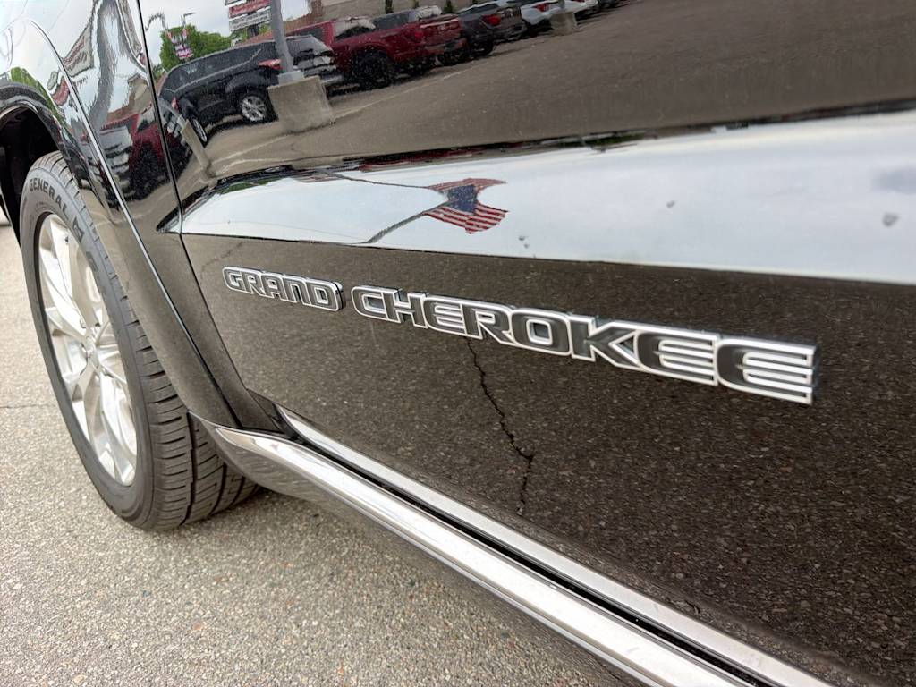 Thumbnail: 2020 Jeep Grand Cherokee - 25