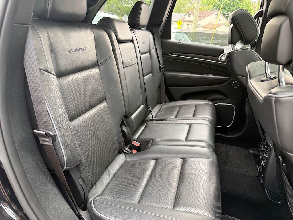 Thumbnail: 2020 Jeep Grand Cherokee - 28