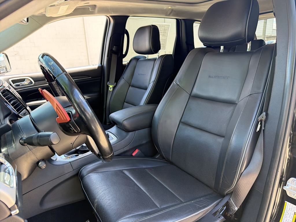 Thumbnail: 2020 Jeep Grand Cherokee - 10