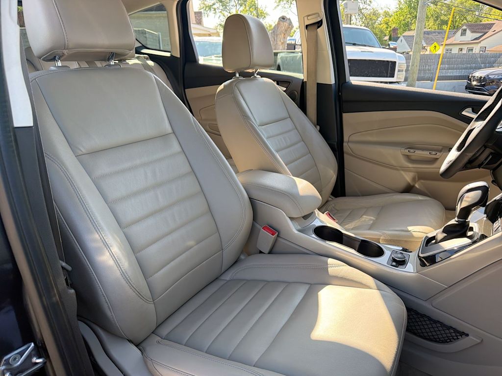 Thumbnail: 2016 Ford C-Max - 28