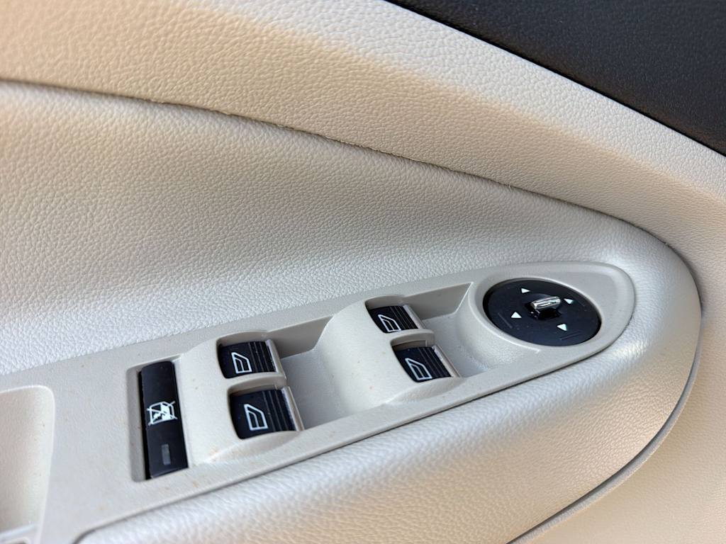 Thumbnail: 2016 Ford C-Max - 25