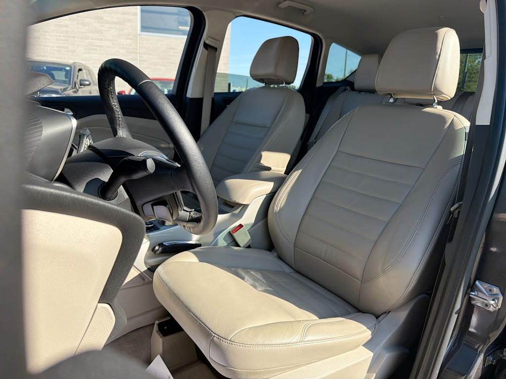 Thumbnail: 2016 Ford C-Max - 11