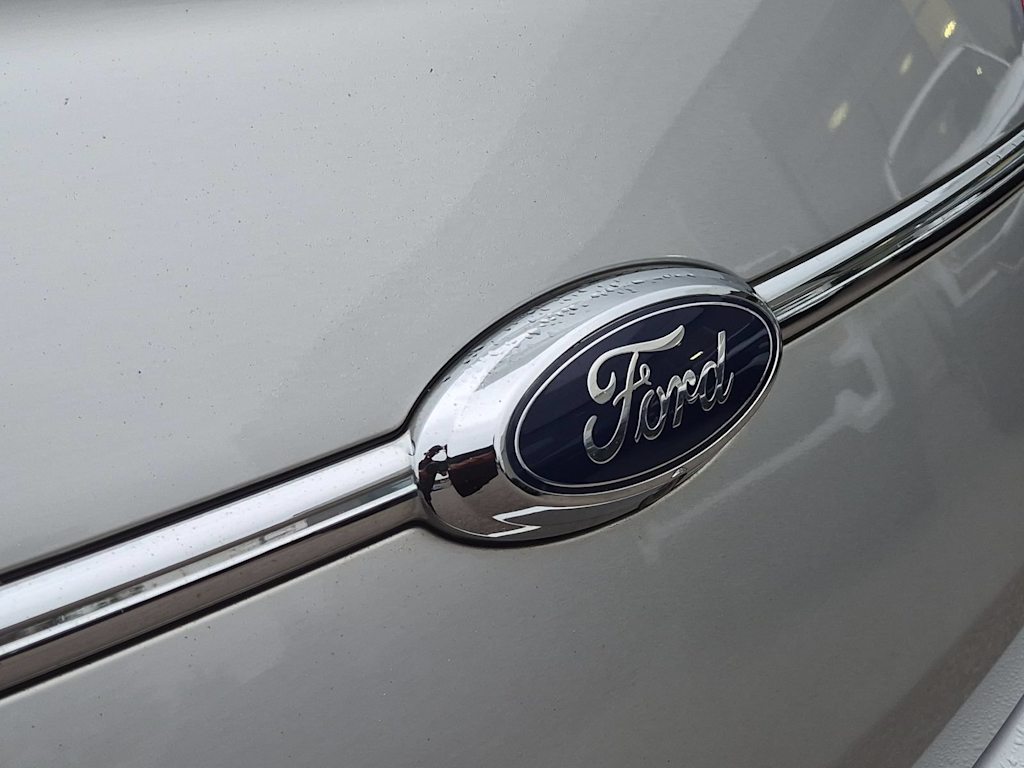 Thumbnail: 2016 Ford Taurus - 6
