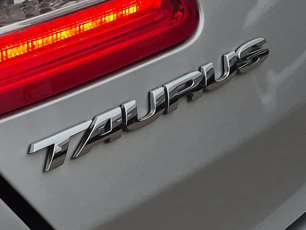Thumbnail: 2016 Ford Taurus - 23