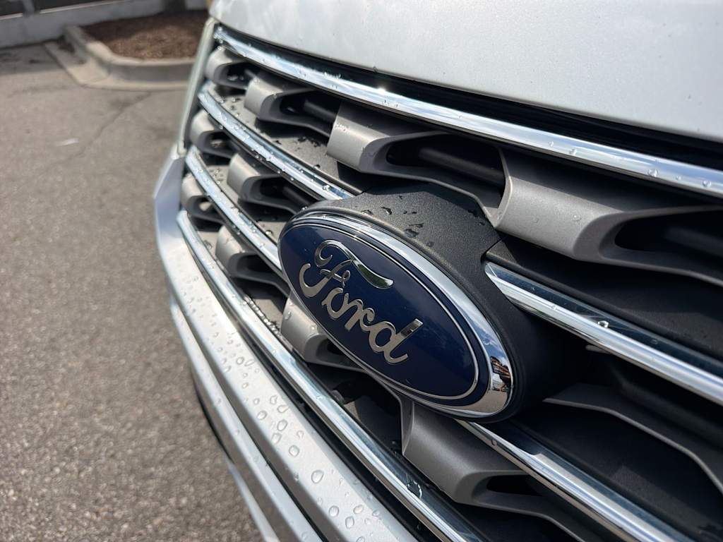 Thumbnail: 2017 Ford Explorer - 7