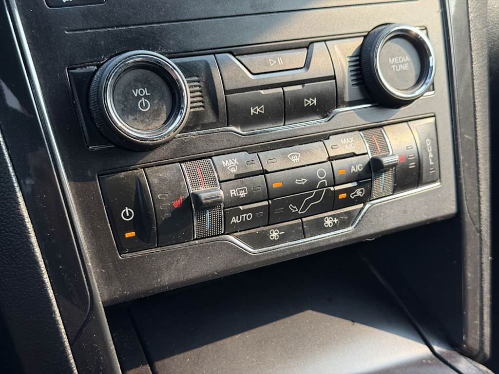 Thumbnail: 2019 Ford Explorer - 28