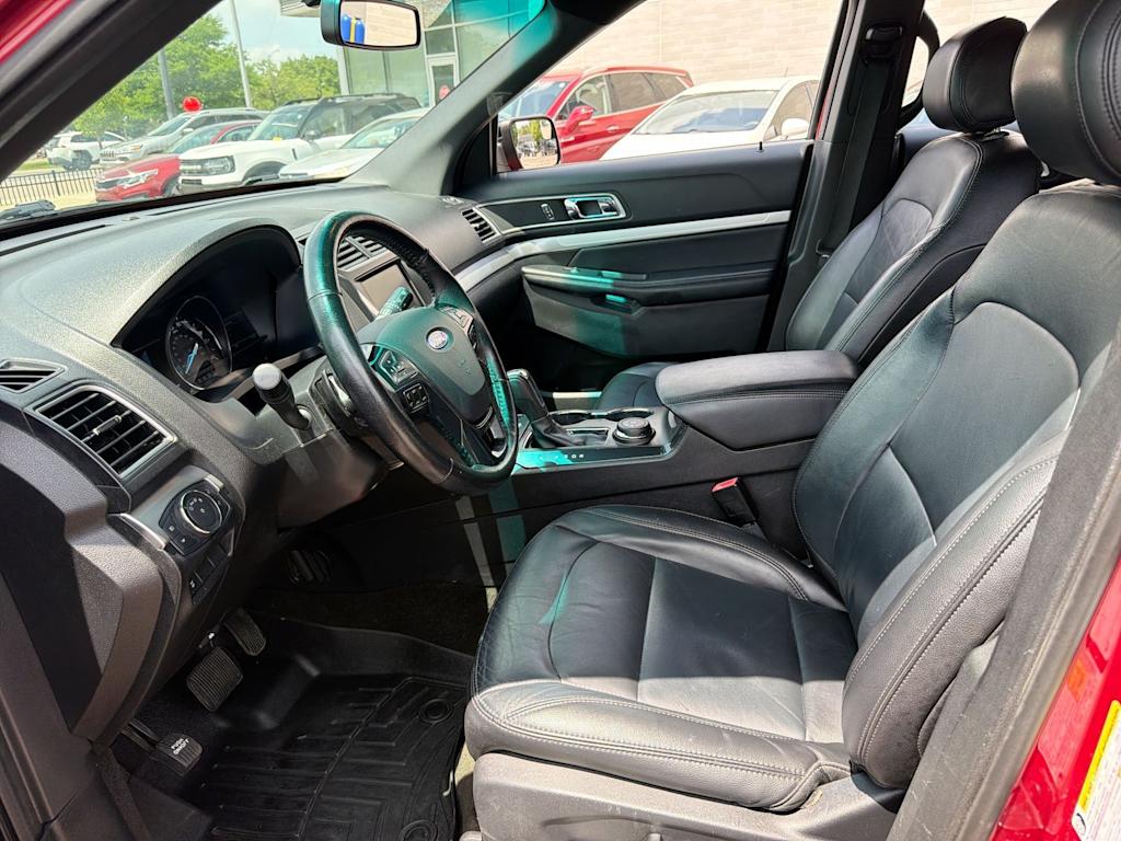 Thumbnail: 2016 Ford Explorer - 10