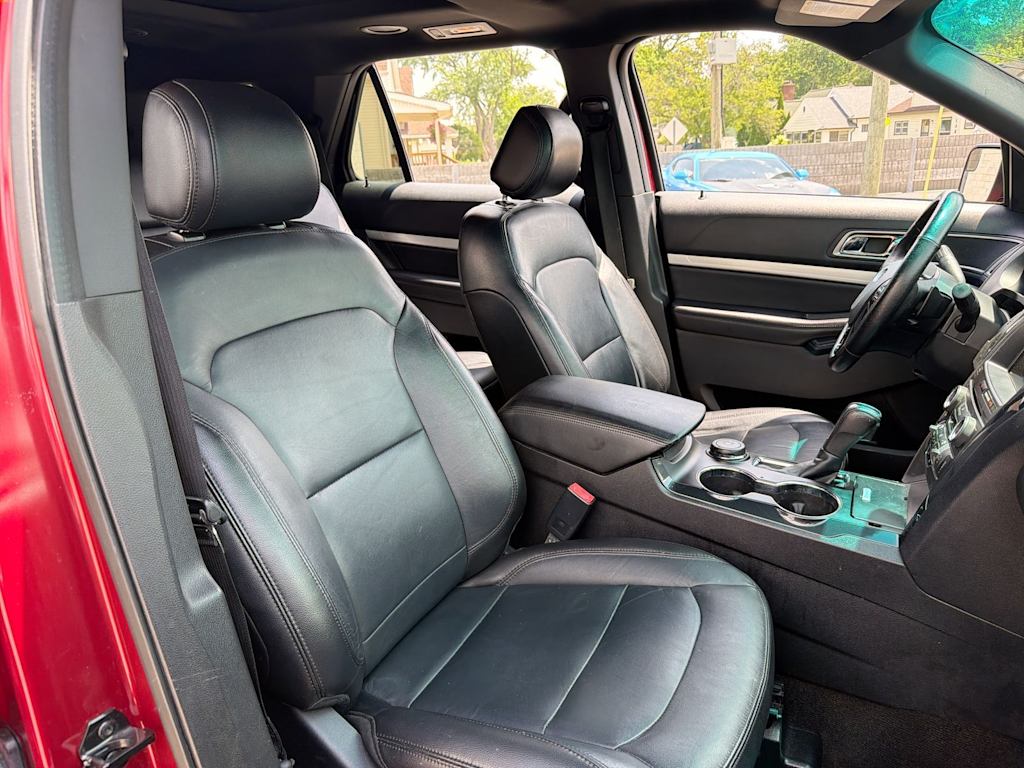 Thumbnail: 2016 Ford Explorer - 28