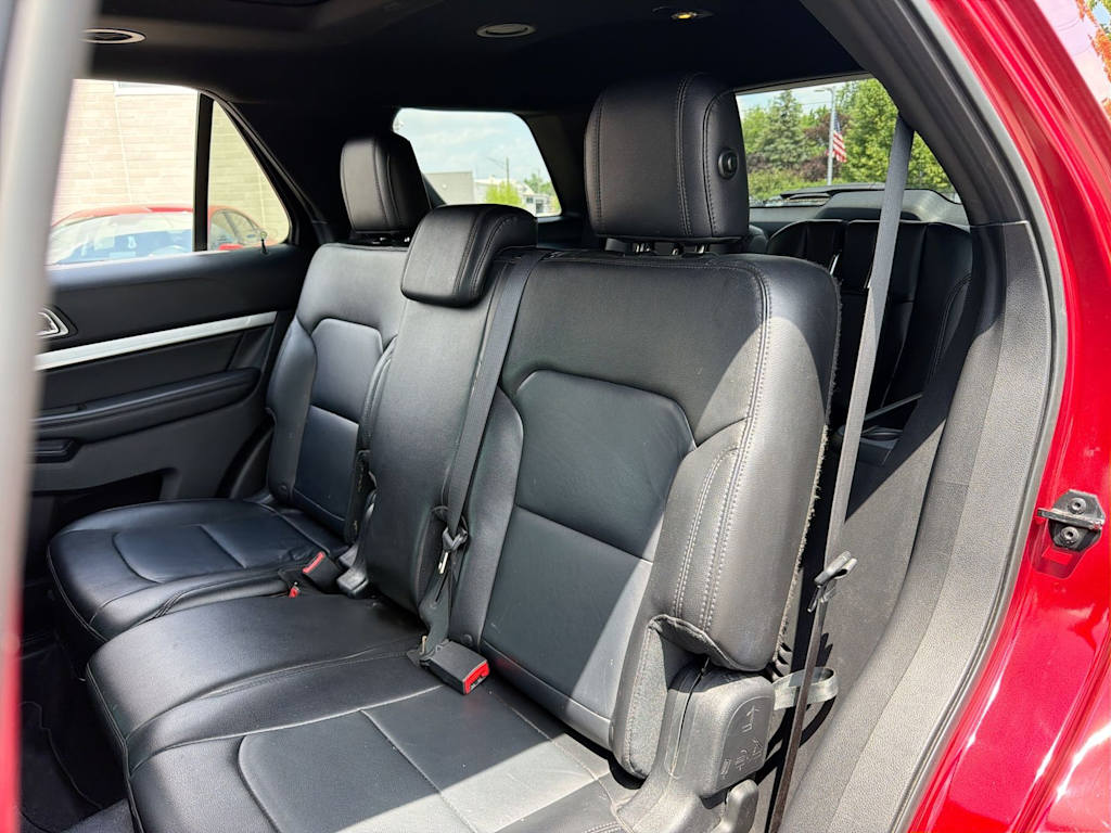 Thumbnail: 2016 Ford Explorer - 12