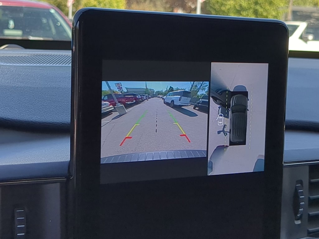 Thumbnail: 2023 Ford Explorer - 32